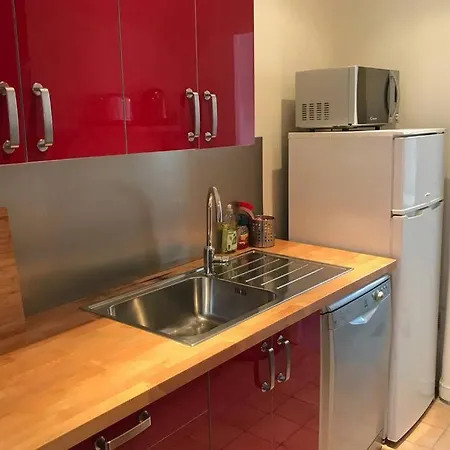 Апартаменты Charming In Montmartre Париж