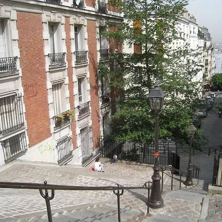 Charming In Montmartre Апартаменты Париж