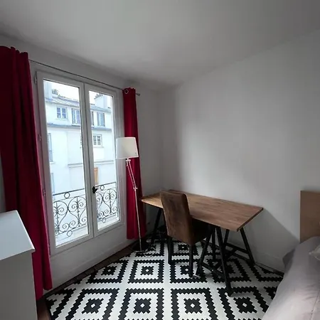 Апартаменты Charming In Montmartre *