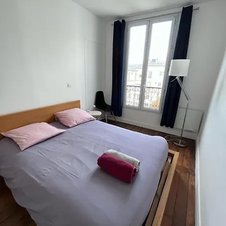 Апартаменты Charming In Montmartre *