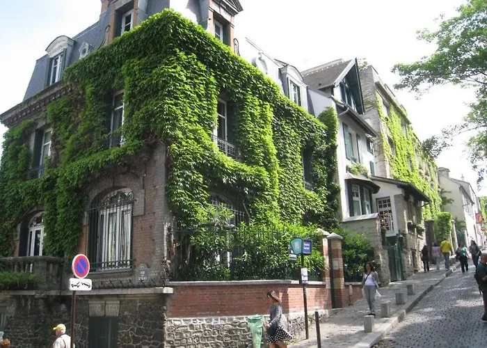 Charming In Montmartre Paris