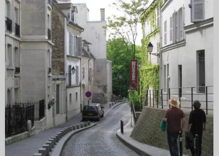 Charming In Montmartre Apartment *