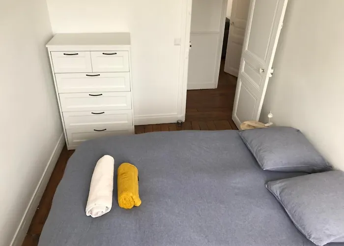 Apartment Charming In Montmartre *